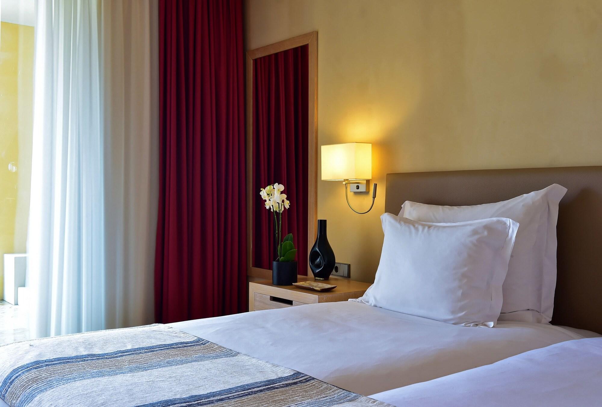 Отель Pestana Colombos Premium Club Порту-Санту Экстерьер фото