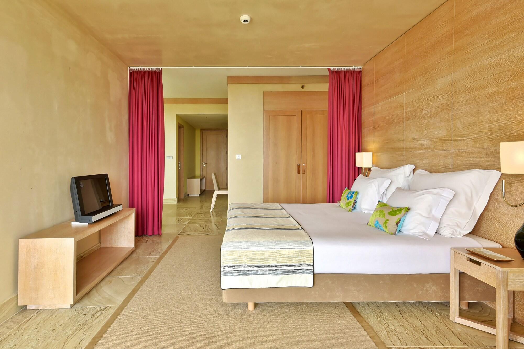 Отель Pestana Colombos Premium Club Порту-Санту Экстерьер фото